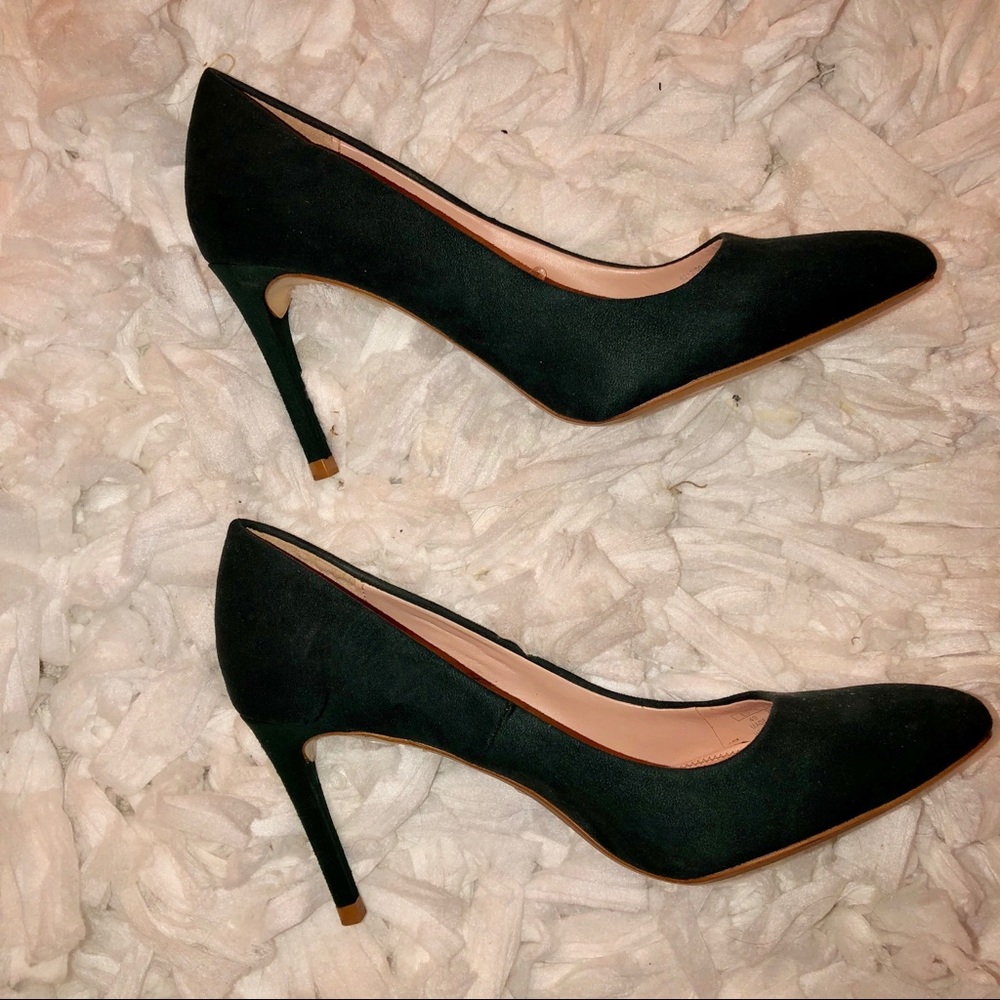Zara Basic Collection forest green suede pumps